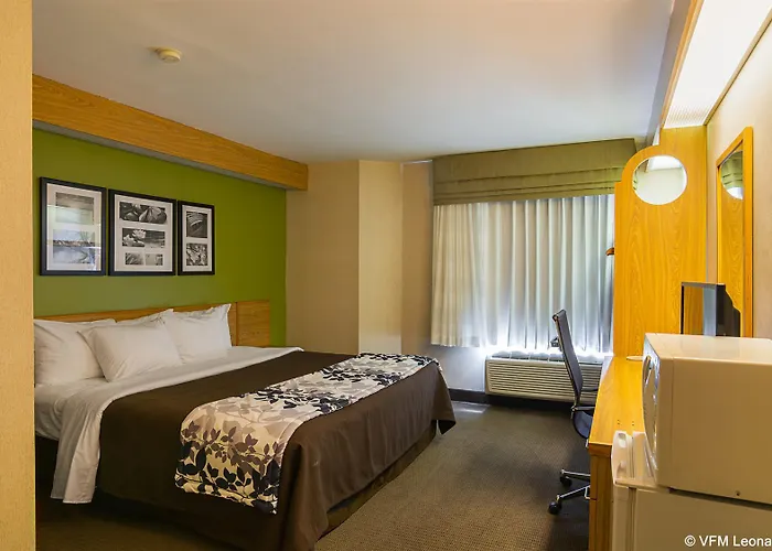 Sleep Near Great Lakes Naval Base Inn 4*