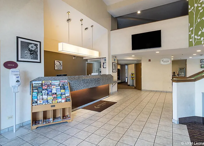 Inn Sleep Near Great Lakes Naval Base 4*