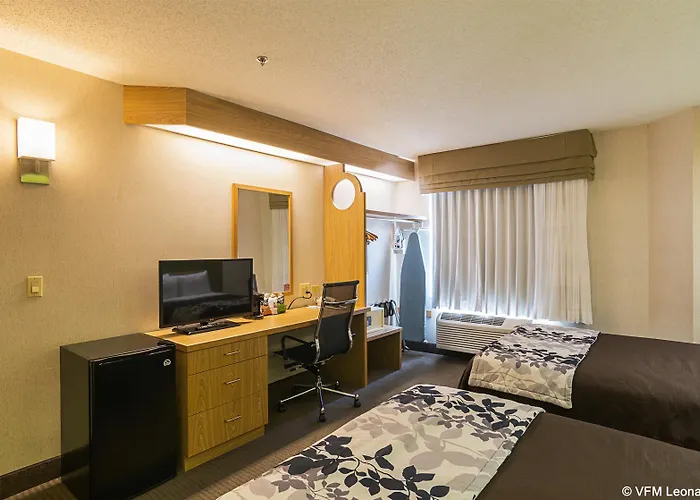 Sleep Near Great Lakes Naval Base 4*