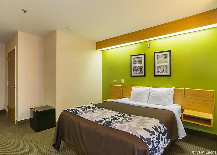 Sleep Near Great Lakes Naval Base Inn 4*
