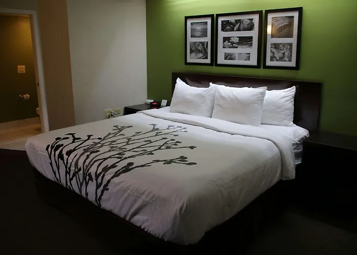 Sleep Near Great Lakes Naval Base 4*