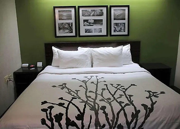 Sleep Near Great Lakes Naval Base 4*