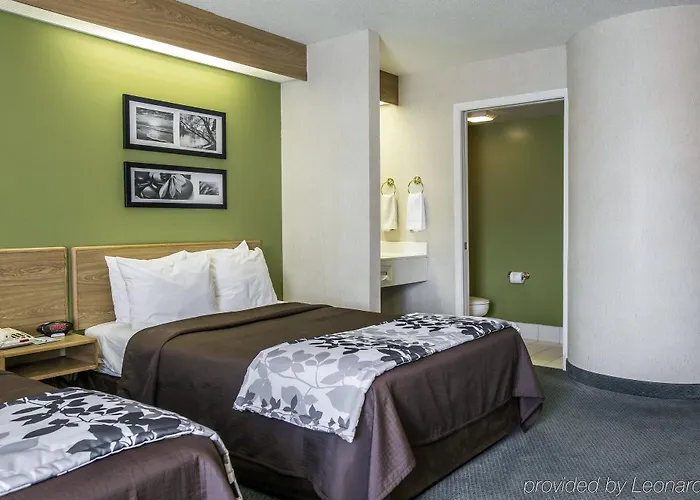 Sleep Near Great Lakes Naval Base Inn 4*