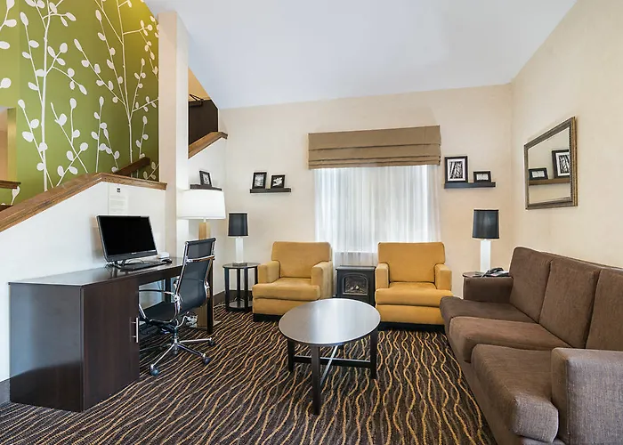 Inn Sleep Near Great Lakes Naval Base 4*